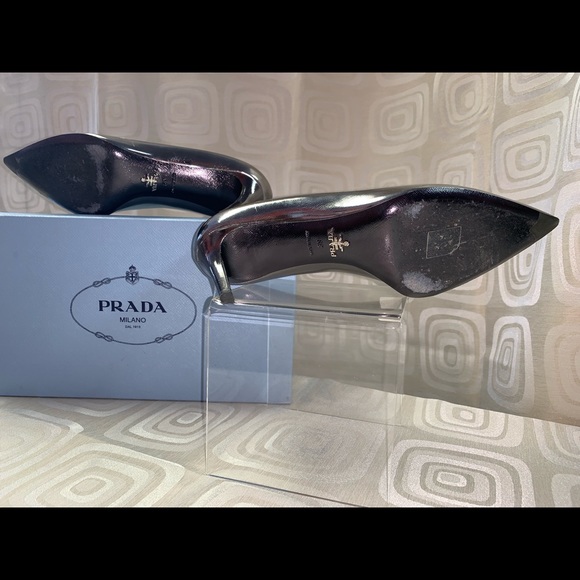 Prada Pumps - Picture 3 of 5